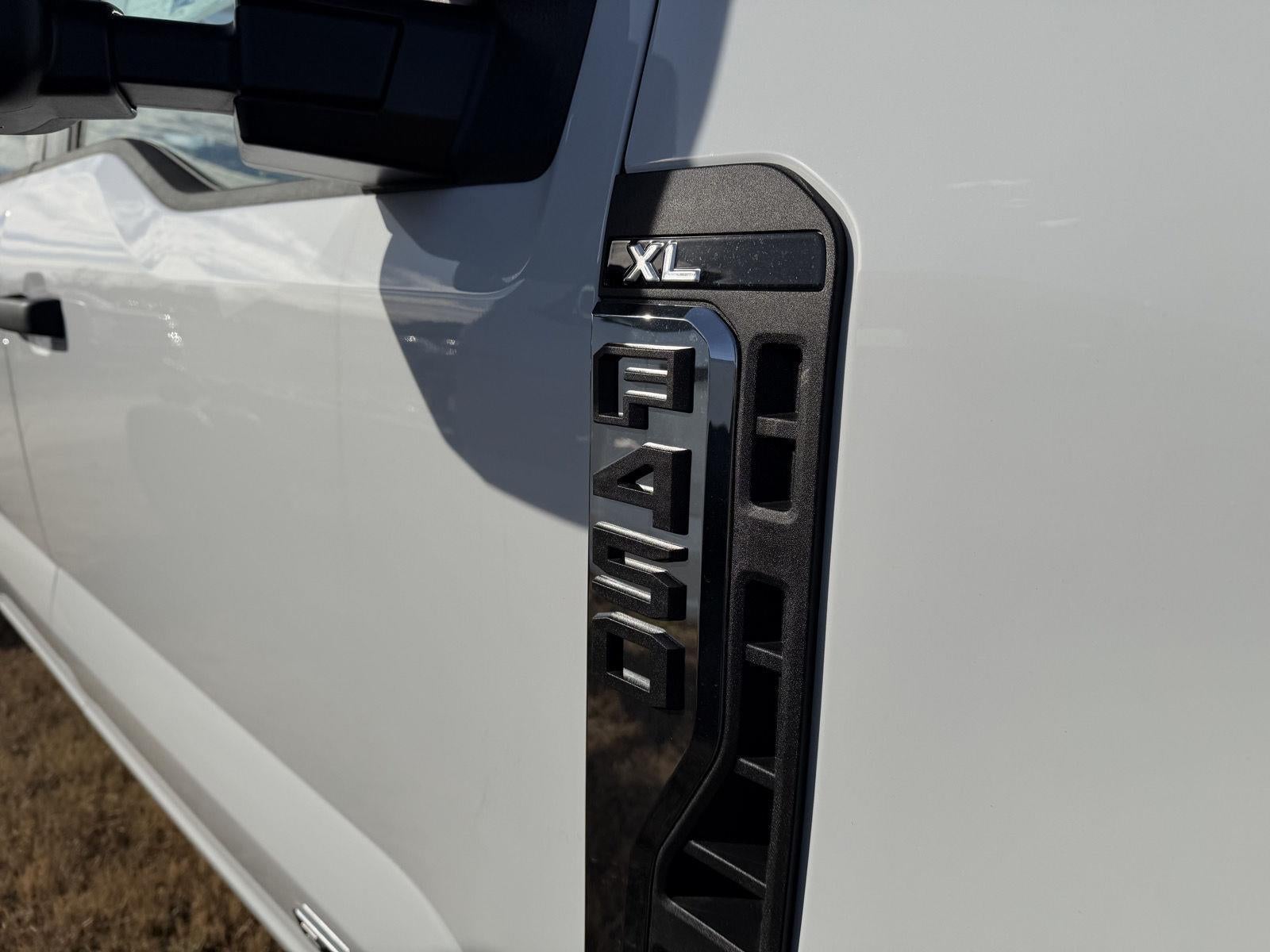 2026 Ford Super Duty F-450 DRW XL