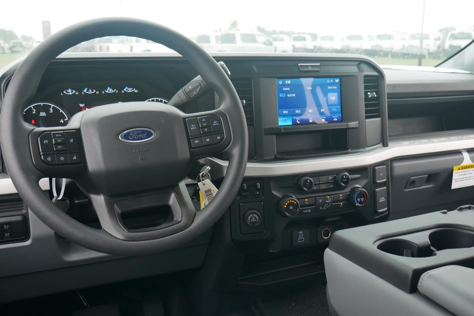 2025 Ford Super Duty F-250 8' KNAPHEIDE SERVICE BODY, SPRAY IN LINER, CLASS V HITCH