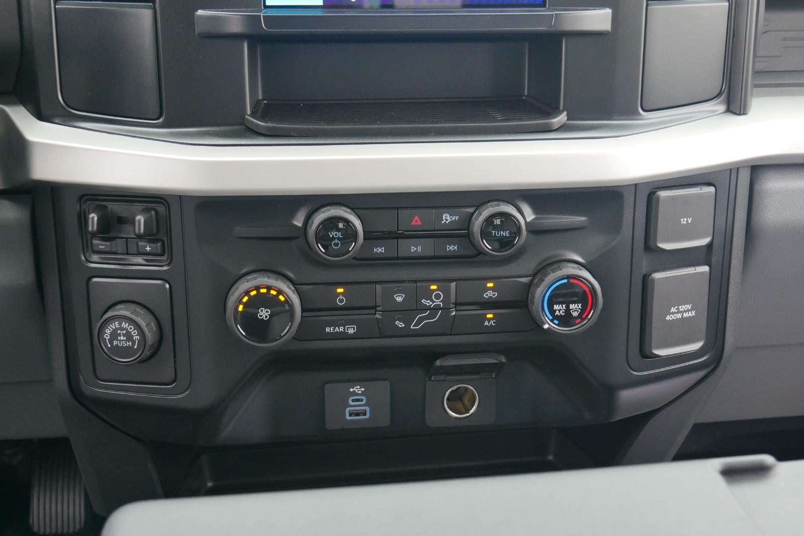 2025 Ford Super Duty F-250 8' KNAPHEIDE SERVICE BODY, SPRAY IN LINER, CLASS V HITCH