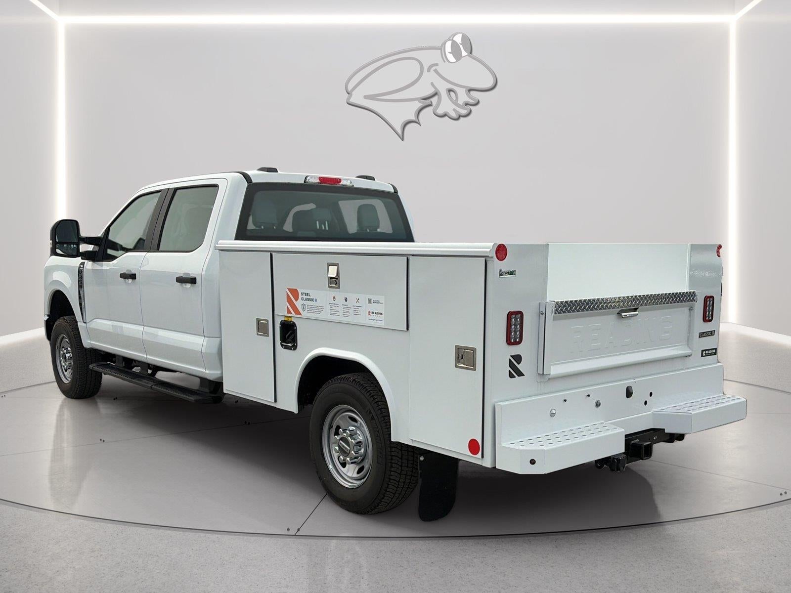 2026 Ford Super Duty F-250 SRW 8' READING CLASSIC II SERVICE BODY, C260 PACKAGE, CLASS V HITCH