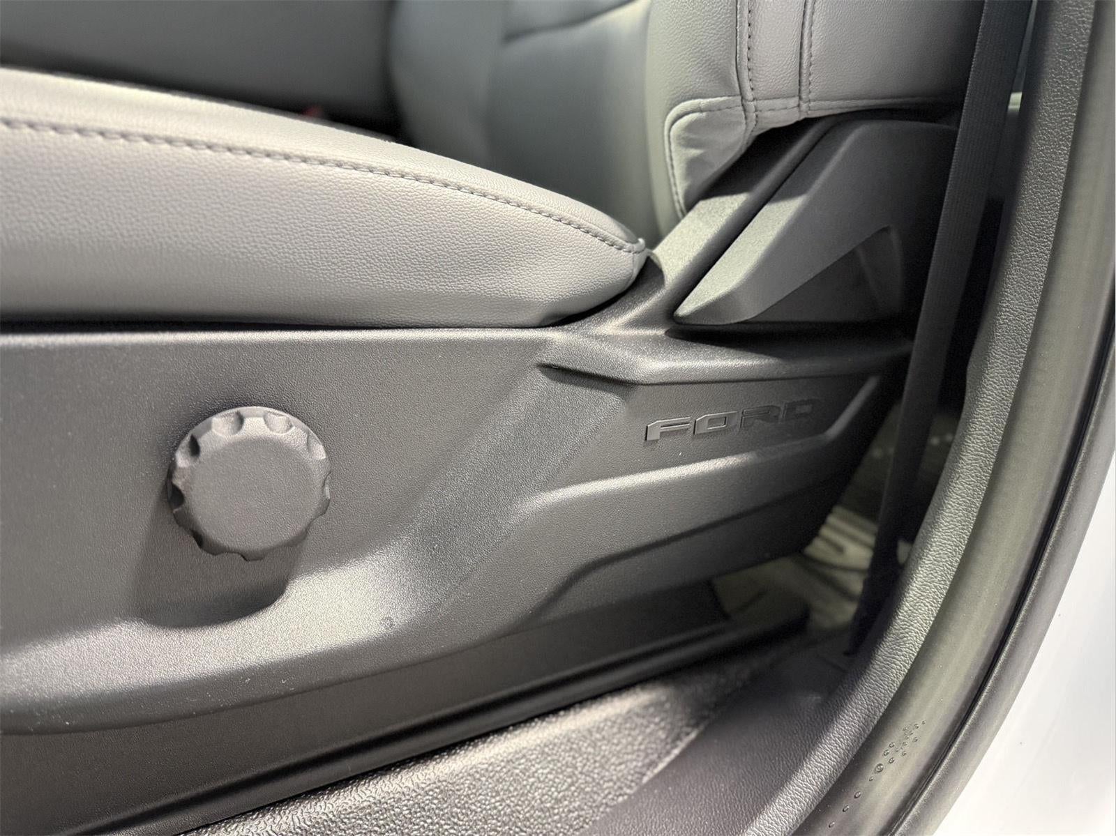 2026 Ford Super Duty F-350 SRW XL CHASSIS ONLY