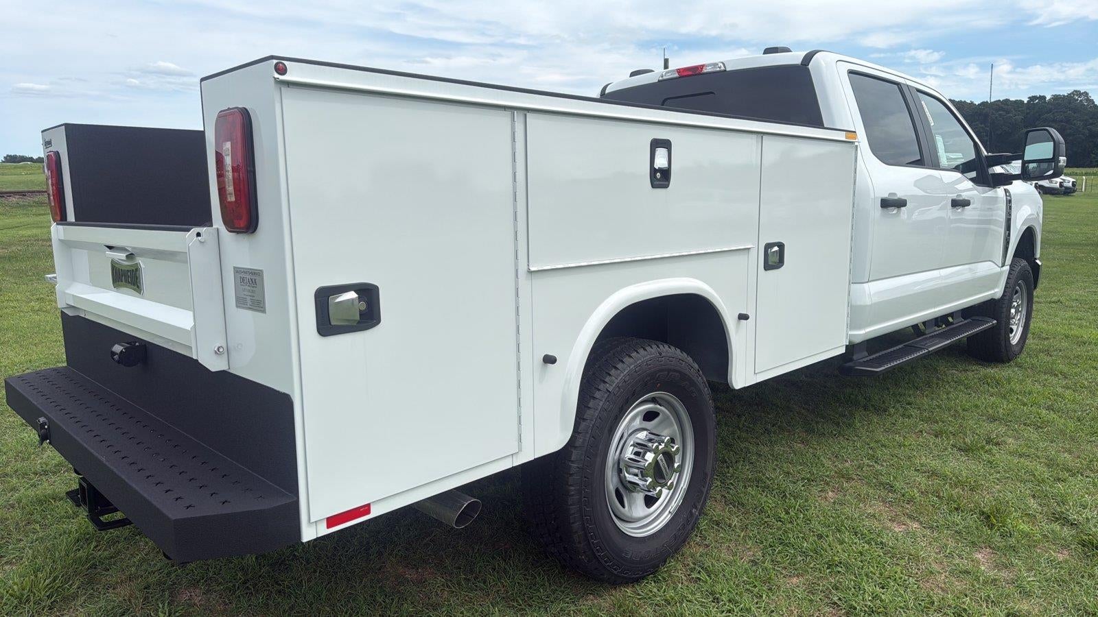 2026 Ford Super Duty F-350 SRW 9' KNAPHEIDE SERIVE BODY, REMOTE LOCKS, SPRAY IN LINER, CLASS V HITCH