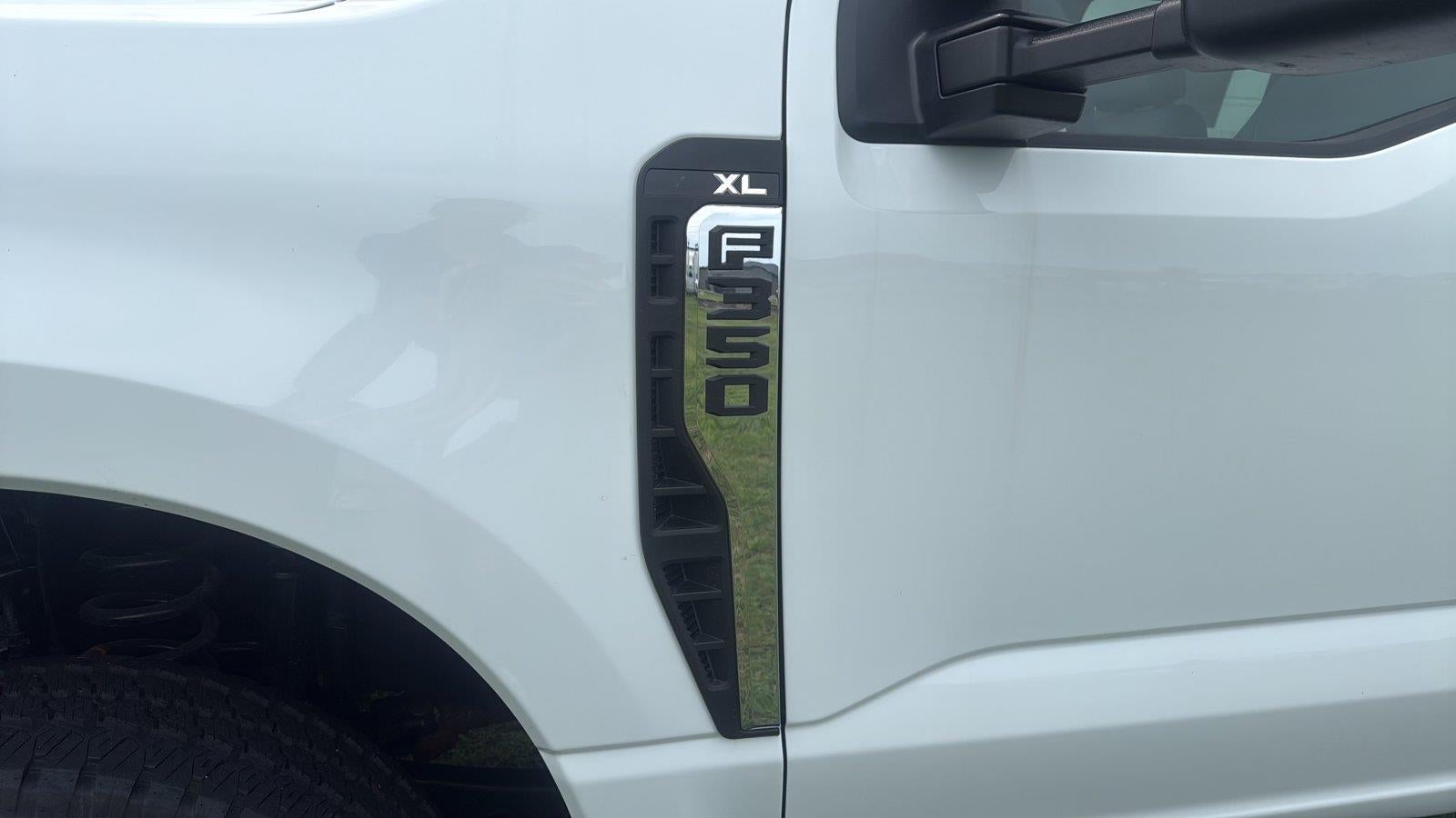 2026 Ford Super Duty F-350 SRW 9' KNAPHEIDE SERIVE BODY, REMOTE LOCKS, SPRAY IN LINER, CLASS V HITCH