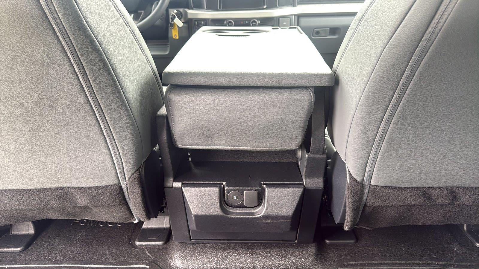 2026 Ford Super Duty F-350 SRW 9' KNAPHEIDE SERIVE BODY, REMOTE LOCKS, SPRAY IN LINER, CLASS V HITCH