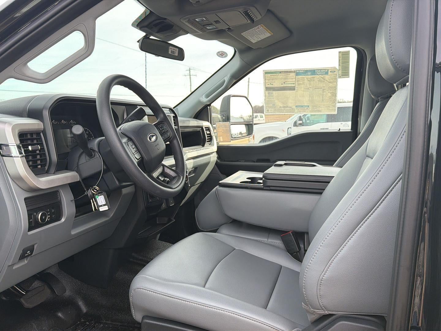 2025 Ford Super Duty F-350 9' KNAPHEIDE SERVICE BODY, SPRAY IN LINER, REMOTE LOCKS CLASS IV HITCH