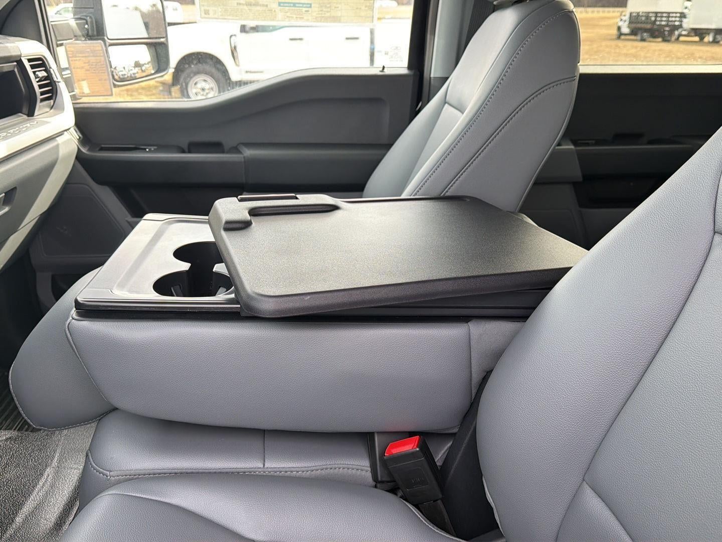 2025 Ford Super Duty F-350 9' KNAPHEIDE SERVICE BODY, SPRAY IN LINER, REMOTE LOCKS CLASS IV HITCH