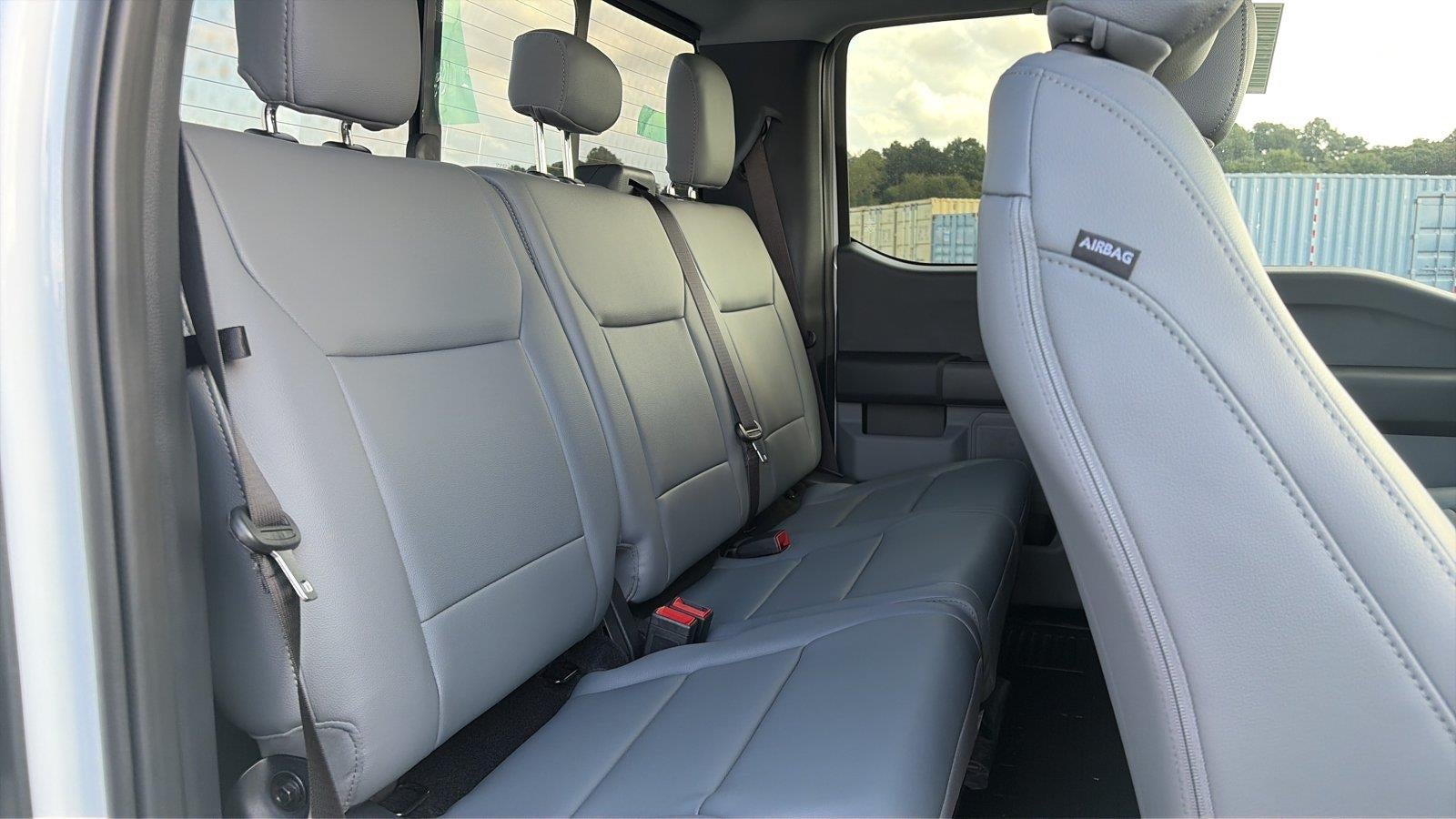 2027 Ford Super Duty F-350 SRW XL