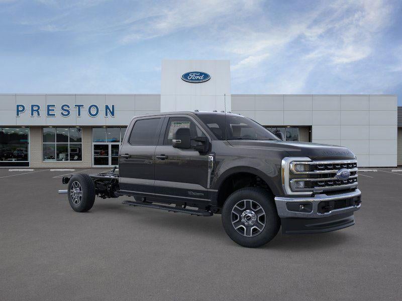 2026 Ford Super Duty F-350 Lariat