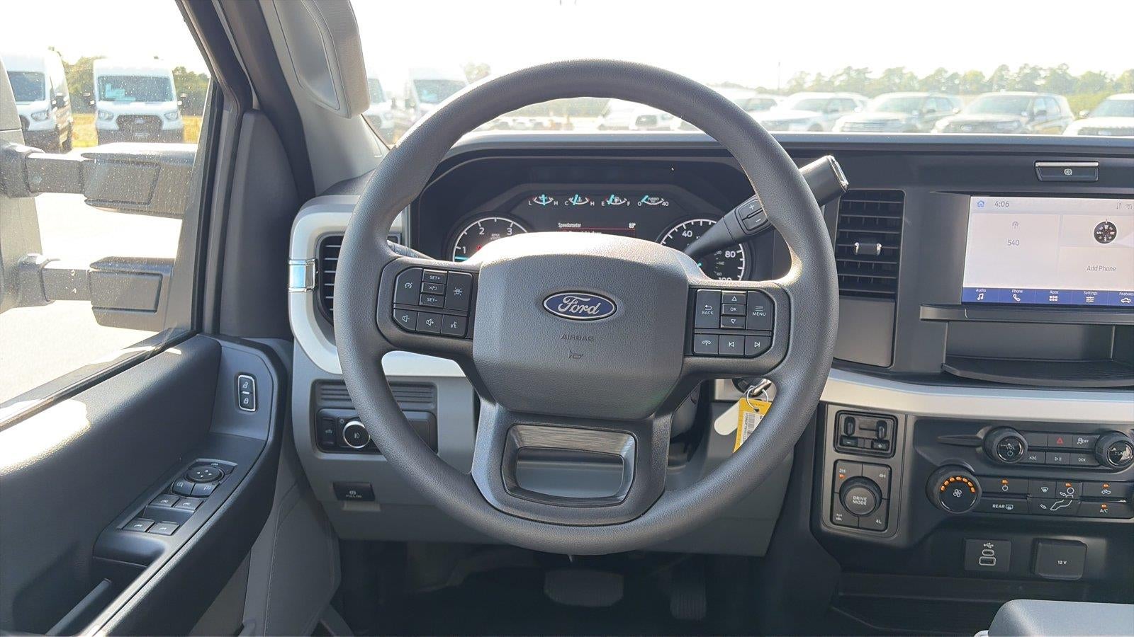2027 Ford Super Duty F-350 SRW XL