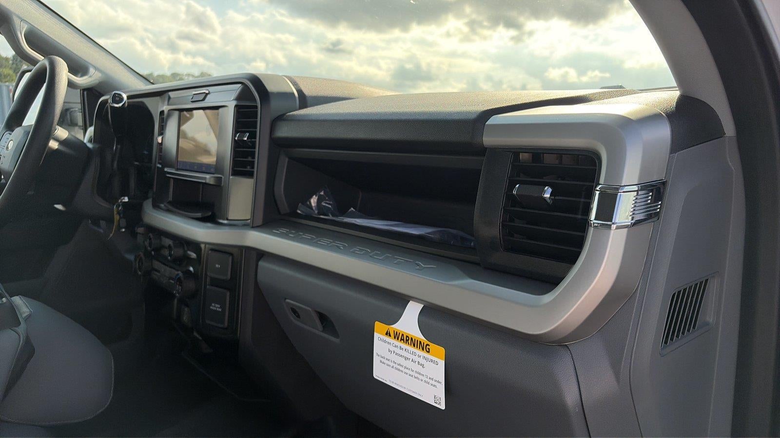 2027 Ford Super Duty F-350 SRW XL