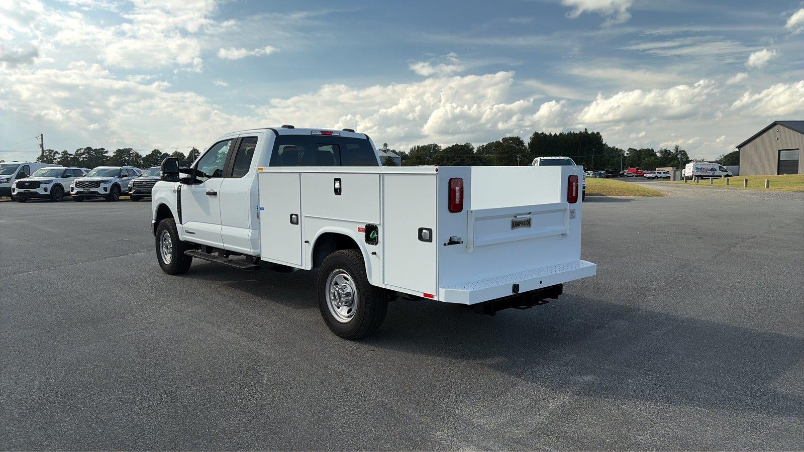 2027 Ford Super Duty F-350 SRW XL