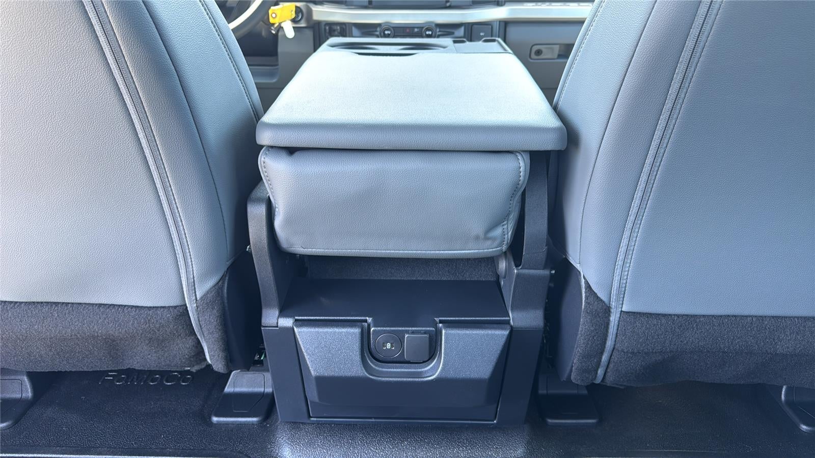 2026 Ford Super Duty F-450 DRW XL CHASSIS ONLY