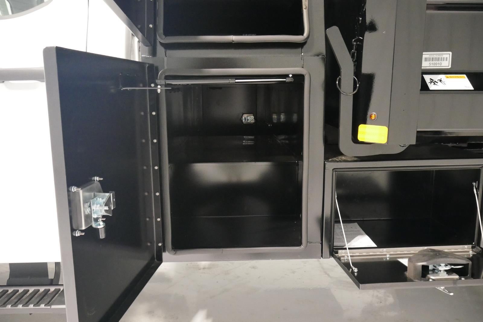 2025 Ford Super Duty F-450 DRW 9' DYNAPRO W/ BUYERS L-PAK