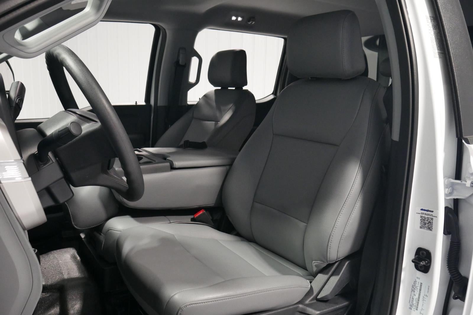 2025 Ford Super Duty F-450 DRW 9' DYNA PRO 3-4 YARD DUMP, BUYERS "L" PACK TOOL BOX, 1/4 CAB SHIELD, MANUAL TARP, FULL PLATE COMBO HITCH 2 5/16" BALL,