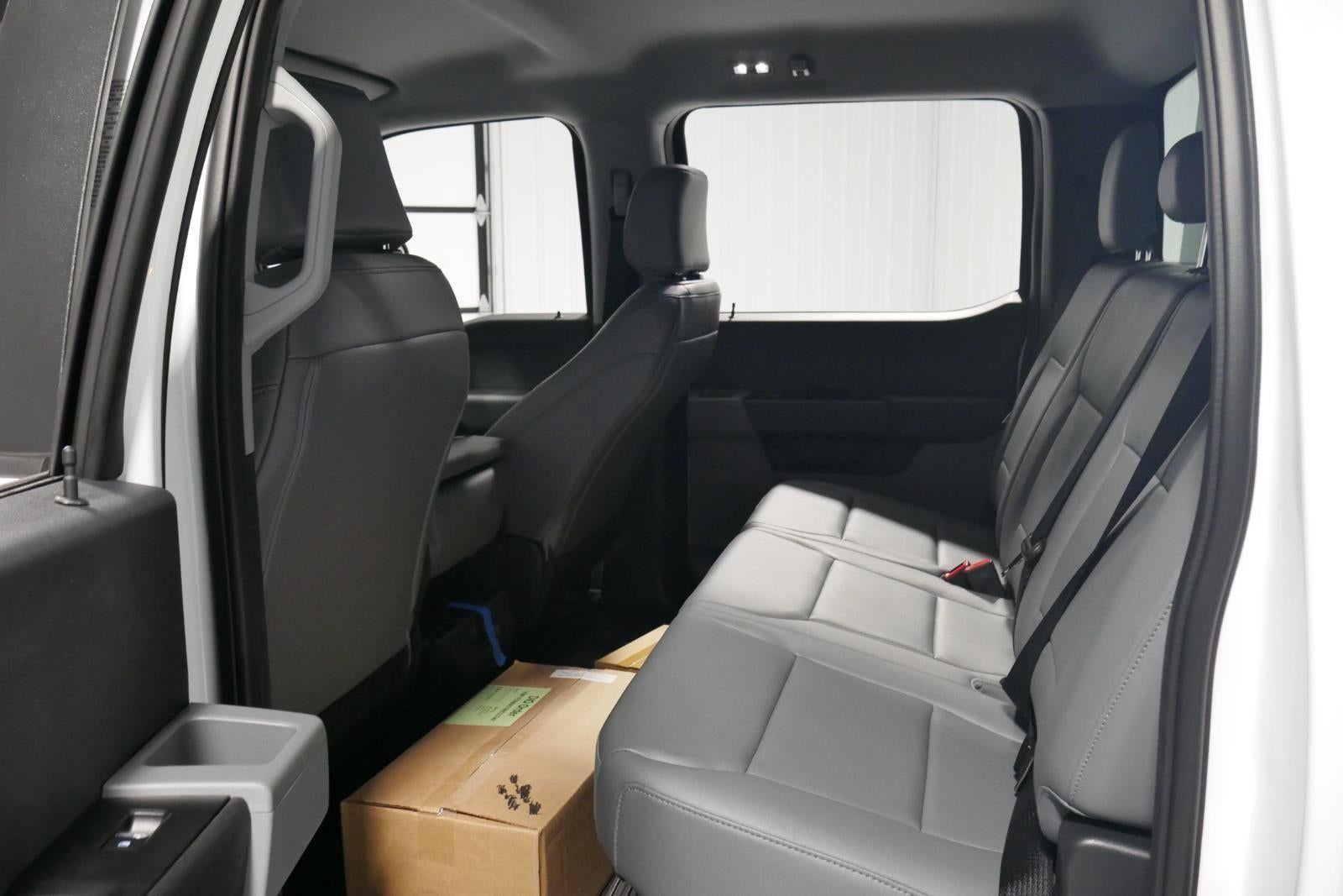 2025 Ford Super Duty F-450 DRW 9' DYNA PRO 3-4 YARD DUMP, BUYERS "L" PACK TOOL BOX, 1/4 CAB SHIELD, MANUAL TARP, FULL PLATE COMBO HITCH 2 5/16" BALL,