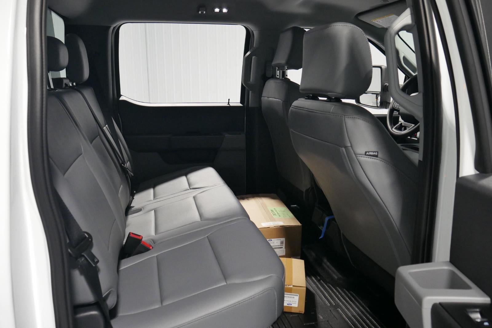 2025 Ford Super Duty F-450 DRW 9' DYNA PRO 3-4 YARD DUMP, BUYERS "L" PACK TOOL BOX, 1/4 CAB SHIELD, MANUAL TARP, FULL PLATE COMBO HITCH 2 5/16" BALL,