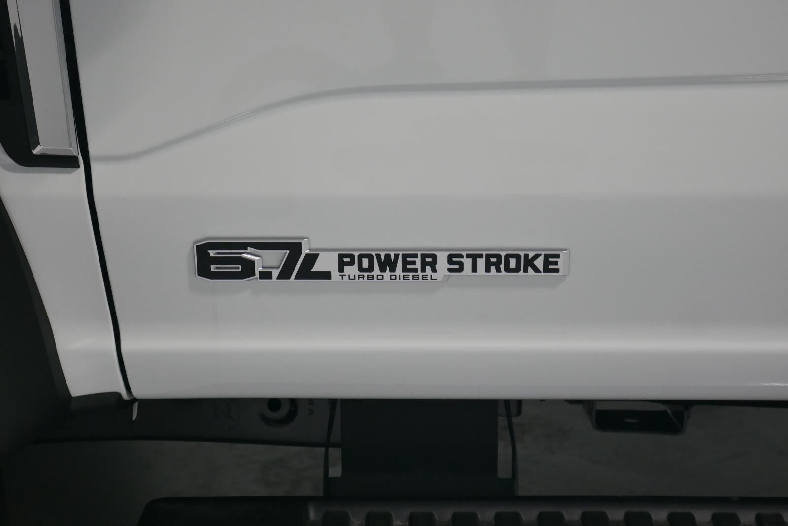 2025 Ford Super Duty F-450 DRW 9' DYNA PRO 3-4 YARD DUMP, BUYERS "L" PACK TOOL BOX, 1/4 CAB SHIELD, MANUAL TARP, FULL PLATE COMBO HITCH 2 5/16" BALL,