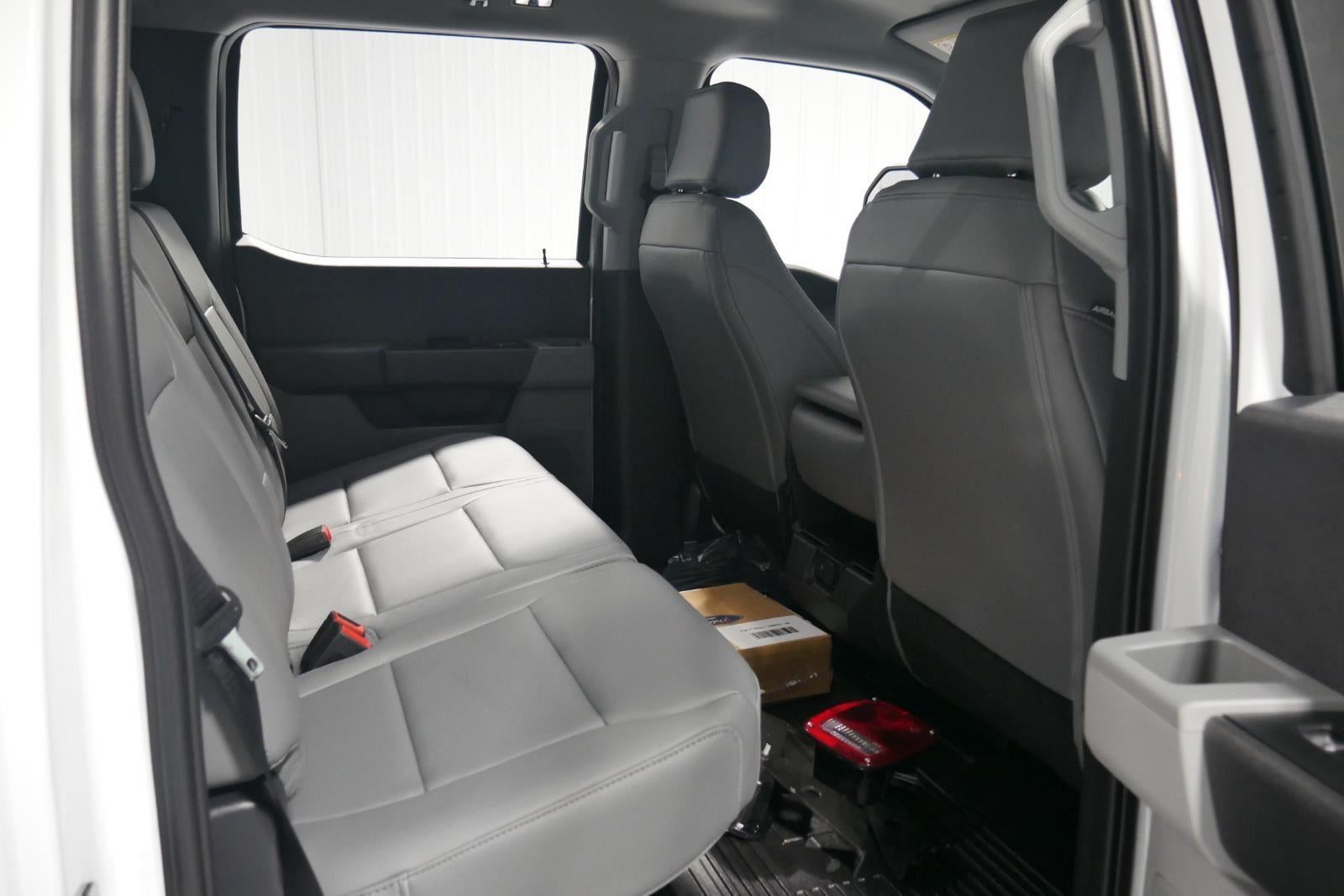 2026 Ford Super Duty F-450 DRW 11' KNAPHEIDE SERVICE BODY, SPRAY IN LINER, CLASS V HITCH,