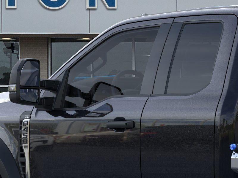 2026 Ford Super Duty F-450 DRW XL CHASSIS ONLY