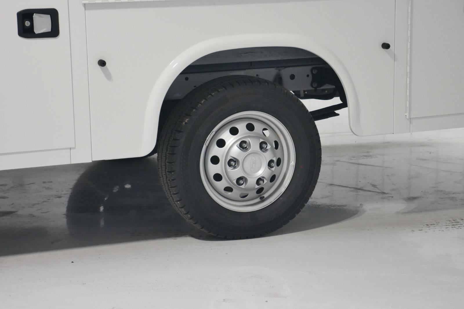 2024 Ford Transit Cutaway 10' KNAPHEIDE KUV BODY, LOW ROOF, ELECTRIC LOCKS, CLASS V HITCH, 3 BOW LADDER RACK