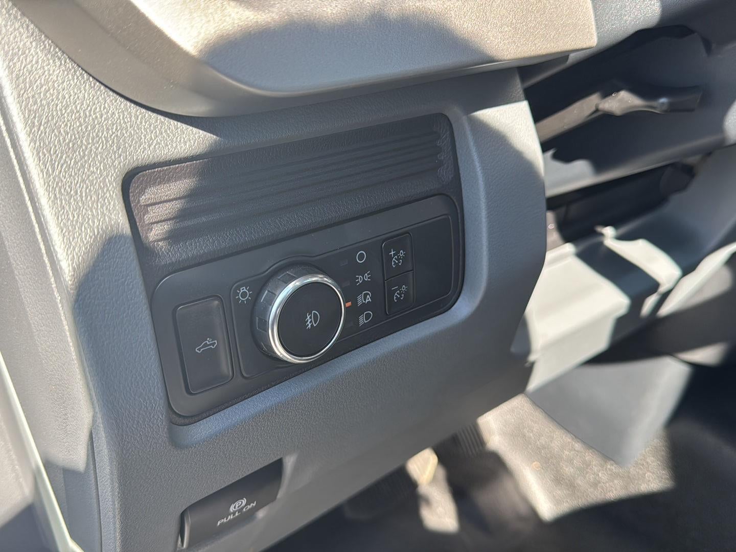 2025 Ford Super Duty F-550 DRW 16' KNAPHEIDE HEAVY DUTY PLATFORM BODY, SLIDING UNDER BODY WINCHES 48" UNDERBODY TOOL BOX