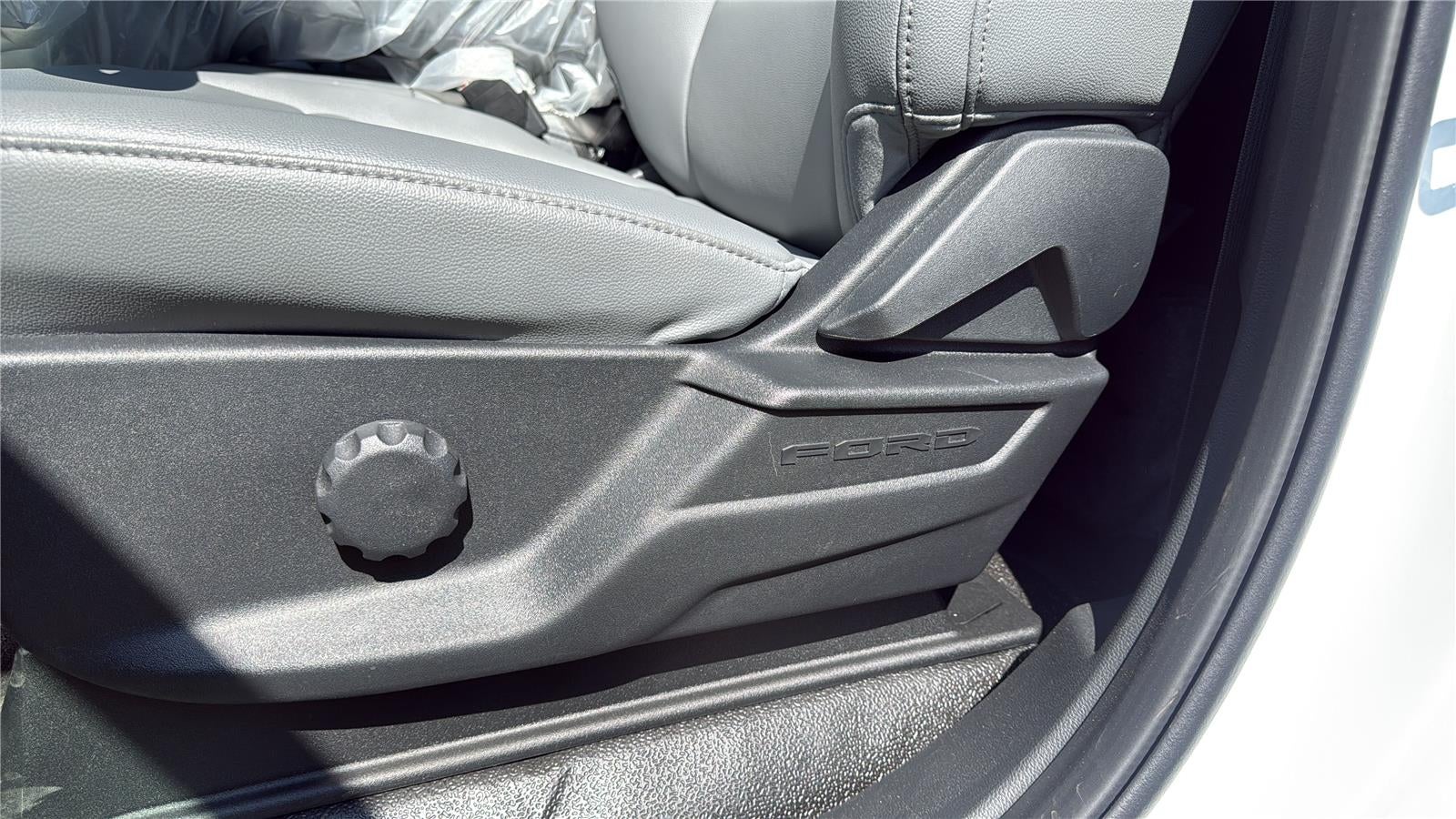 2025 Ford Super Duty F-600 DRW XL