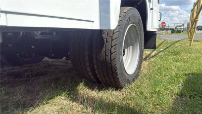 2025 Ford Super Duty F-600 DRW XL