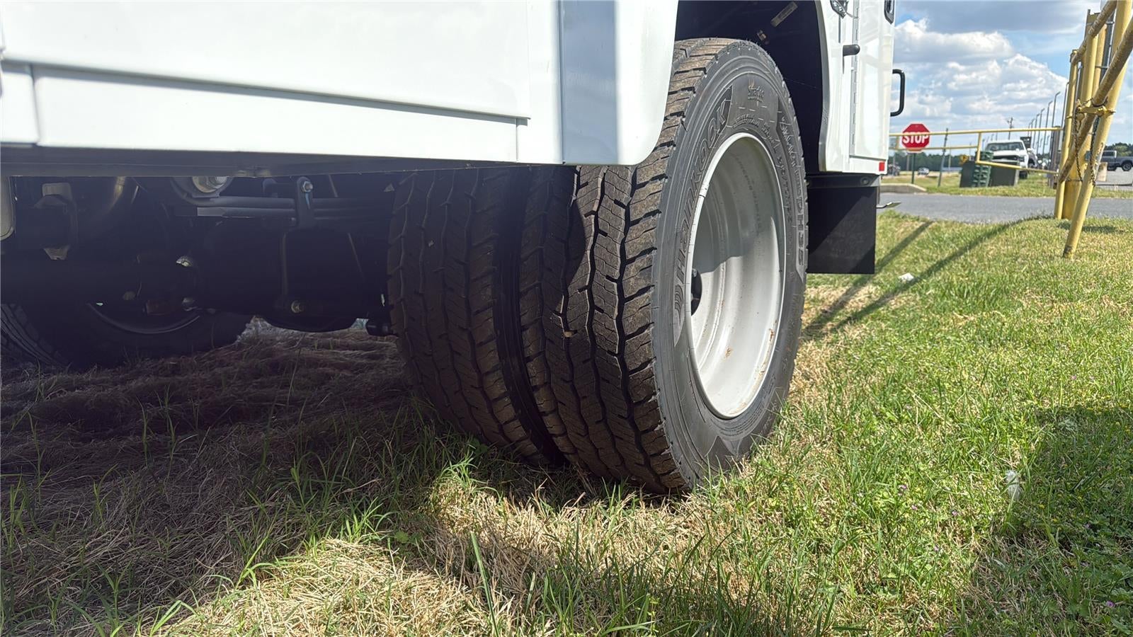 2025 Ford Super Duty F-600 DRW XL