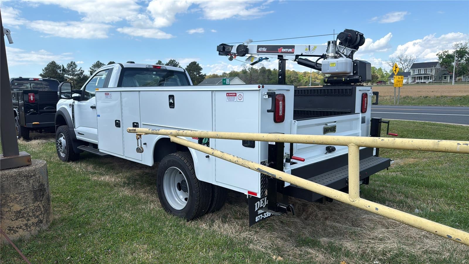 2025 Ford Super Duty F-600 DRW XL