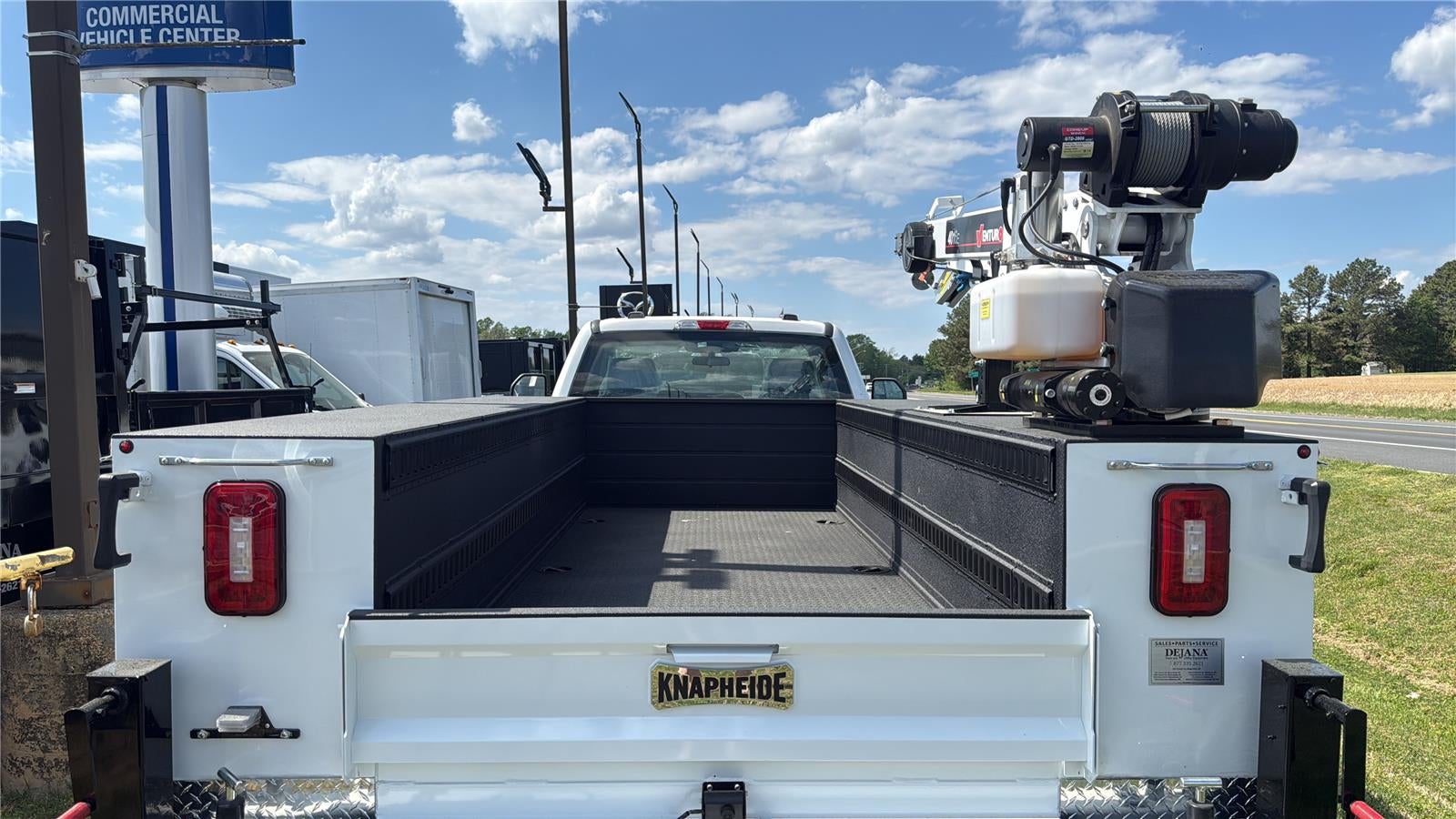 2025 Ford Super Duty F-600 DRW XL