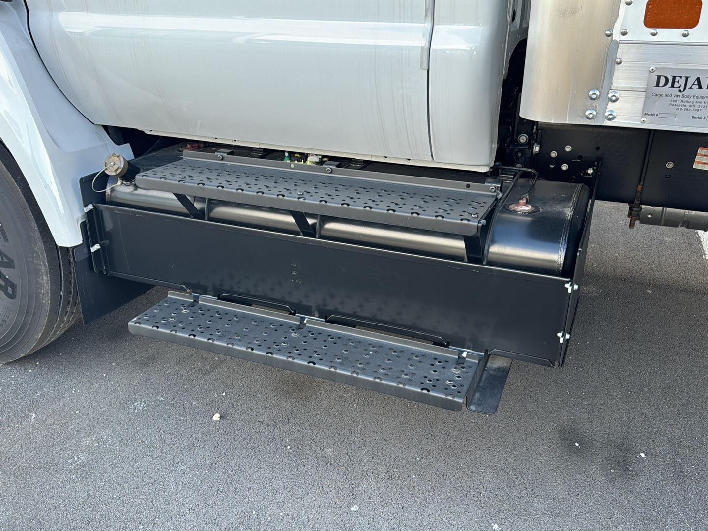 2025 Ford F-650 Straight Frame Gas 24' ALUMINUM DURABOX PRO VAN BODY,THIEMAN STOW-AWAY TAILGATE, 2,500 LBS CAPACITY