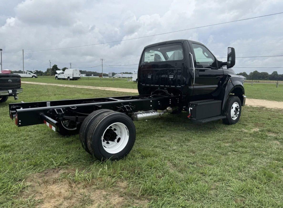2025 Ford F-650 Straight Frame Gas F-650 SD Gas Straight Frame