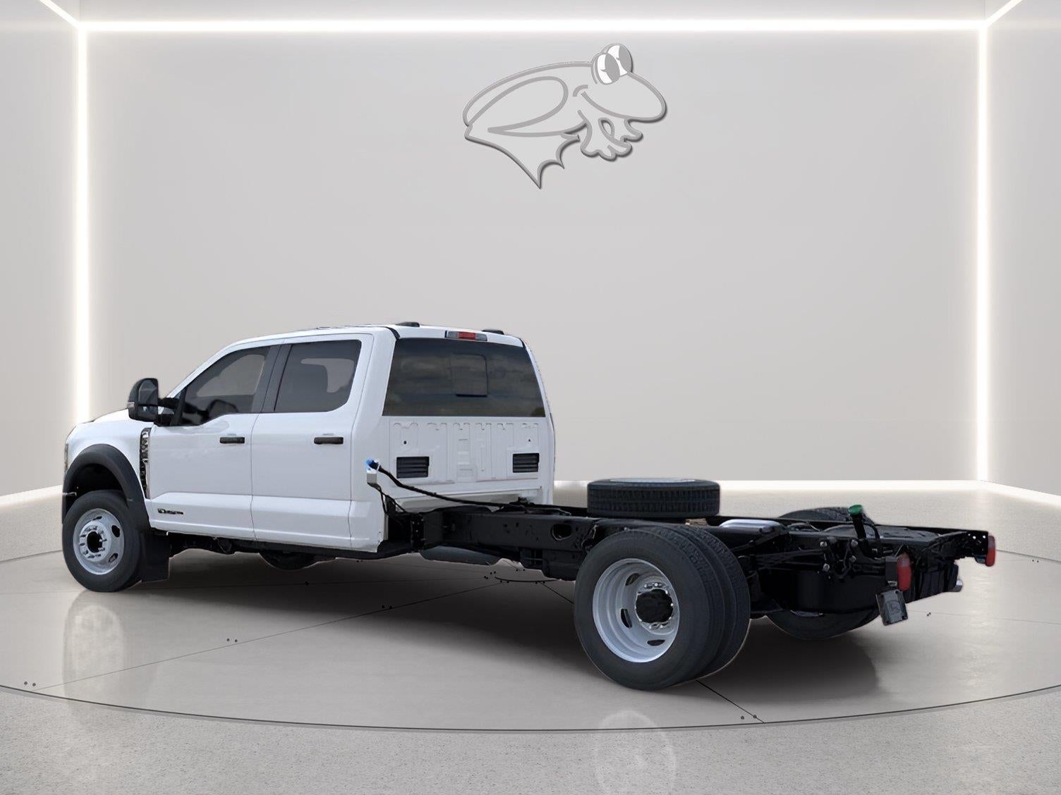 2026 Ford Super Duty F-550 Drw XL CHASSIS ONLY