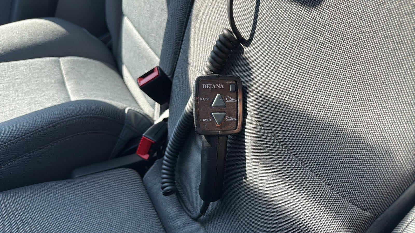2026 Ford Super Duty F-550 Drw 12' DYNAPRO LANDSCAPE DUMP, FULL CAB SHIELD, MANUAL TARP, COMBO HITCJ, 48" UNDERBODY TOOLBOX
