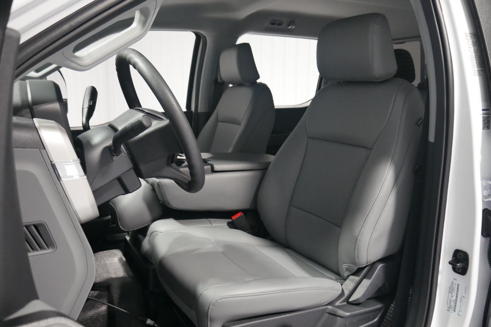 2026 Ford Super Duty F-550 DRW 9' DYNAPRO 3-4 YARD DUMP, BUYERS L-PAK TOOL BOX, 1/4 CABSHIELD MANUAL TARP, FULL COMBO HITCH 2 5/16"