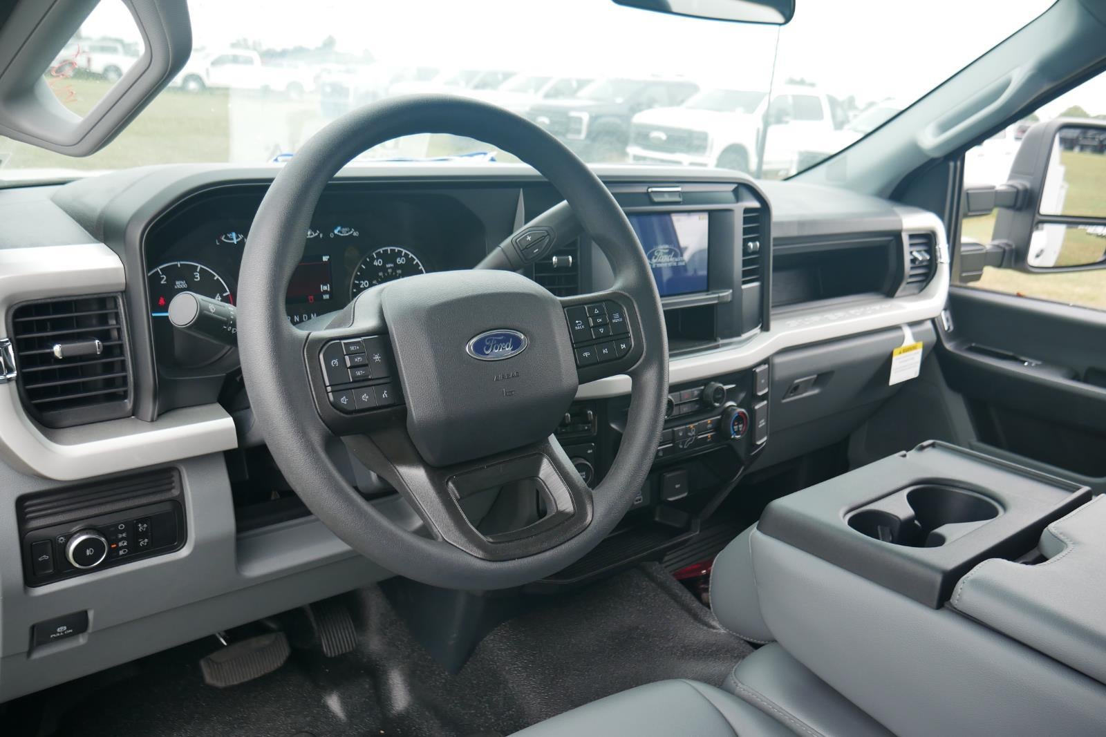 2025 Ford Super Duty F-450 DRW 11' KNAPHEIDE KUV KC ENCLOSED SERVICE BODY, 3 BOW LADDER RACK, HITCH