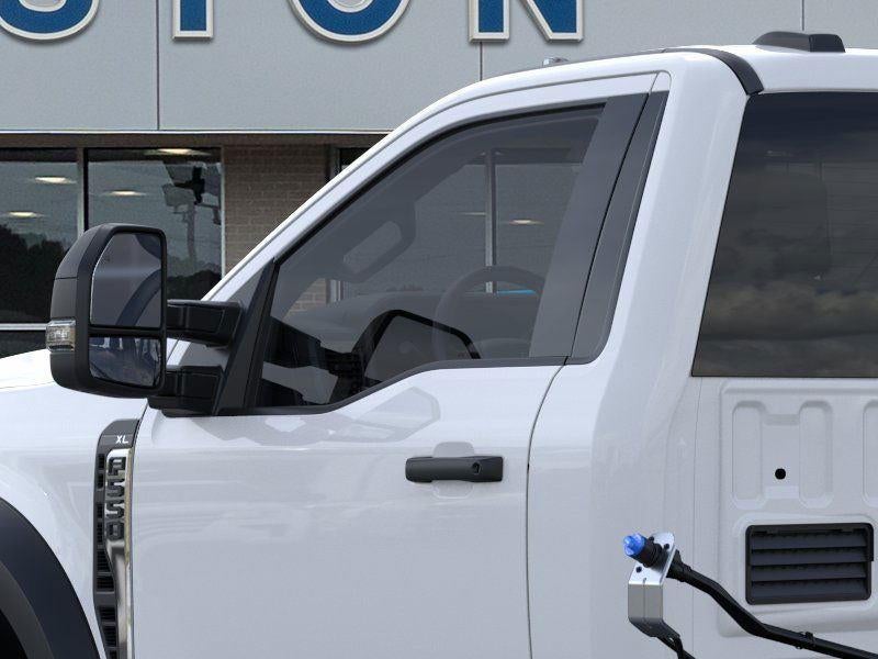 2025 Ford Super Duty F-550 DRW XL