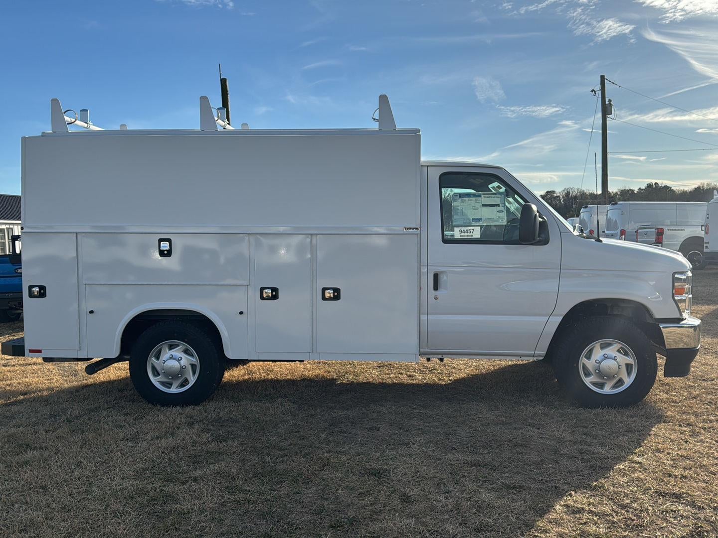 2026 Ford E-Series Cutaway 10' KNAPHEIDE KUV UTILITY VAN, MASTER LOCKING SYSTEM, CLASS V HITCH, 3 BOW LADDER RACK