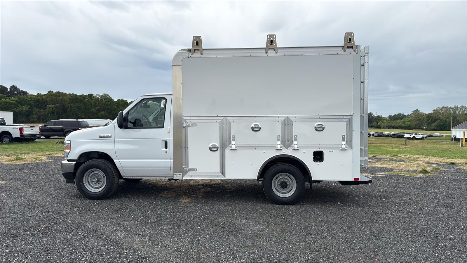 2027 Ford E-Series Cutaway E-350 SRW