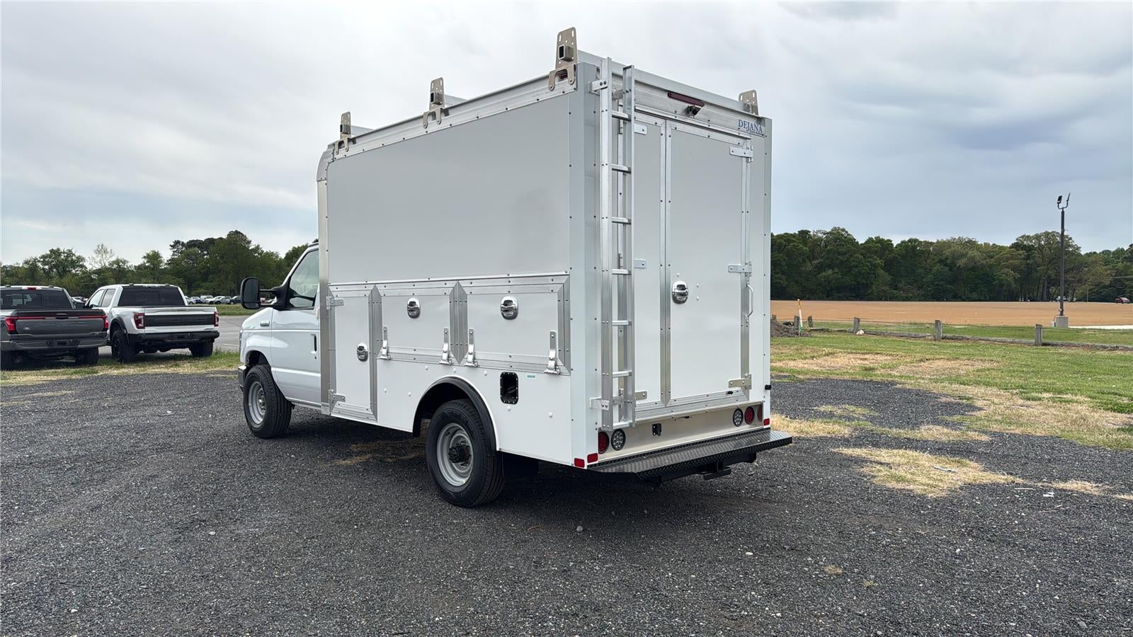 2027 Ford E-Series Cutaway E-350 SRW