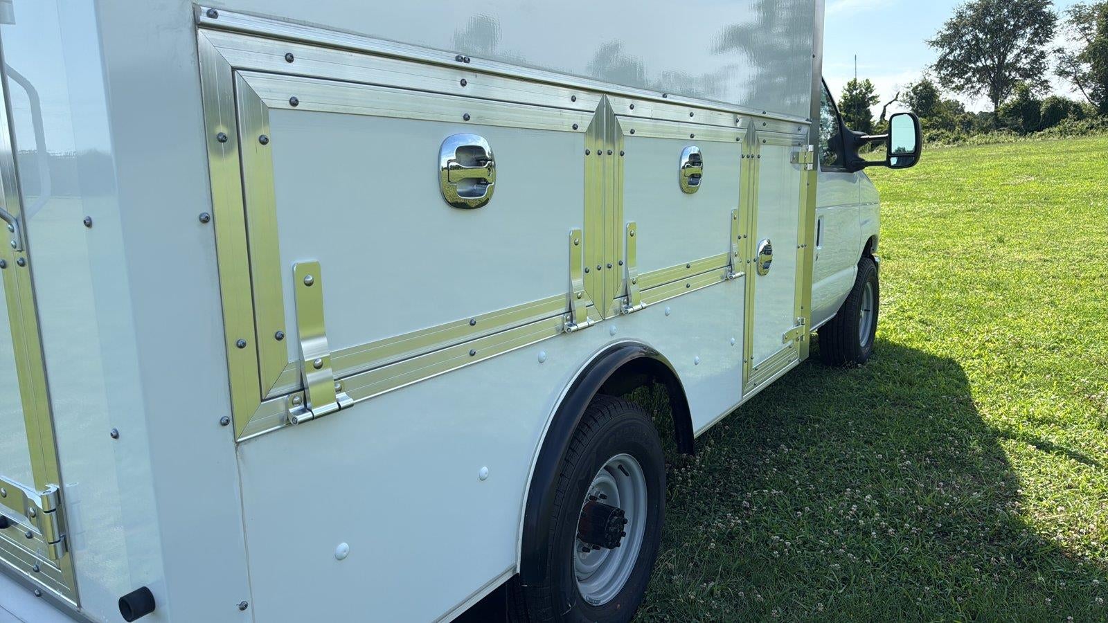 2027 Ford E-Series Cutaway 10' DURACUBE MAX FRP ENCLOSED SERVICE BODY, 3 BOW LADDER RACK, POWER LOCKS