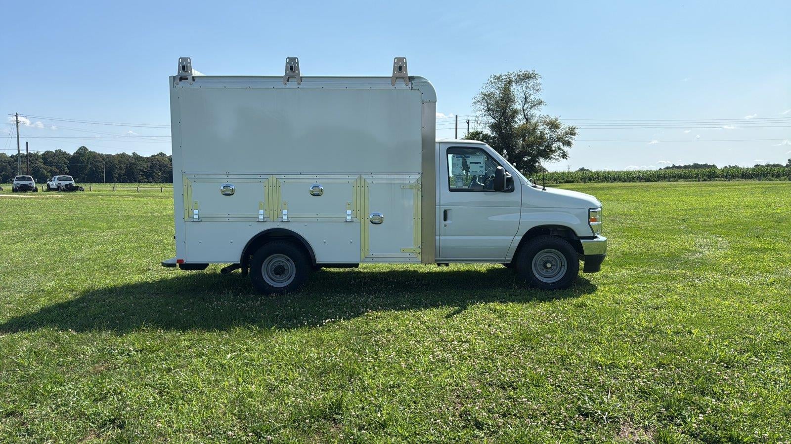 2027 Ford E-Series Cutaway 10' DURACUBE MAX FRP ENCLOSED SERVICE BODY, 3 BOW LADDER RACK, POWER LOCKS