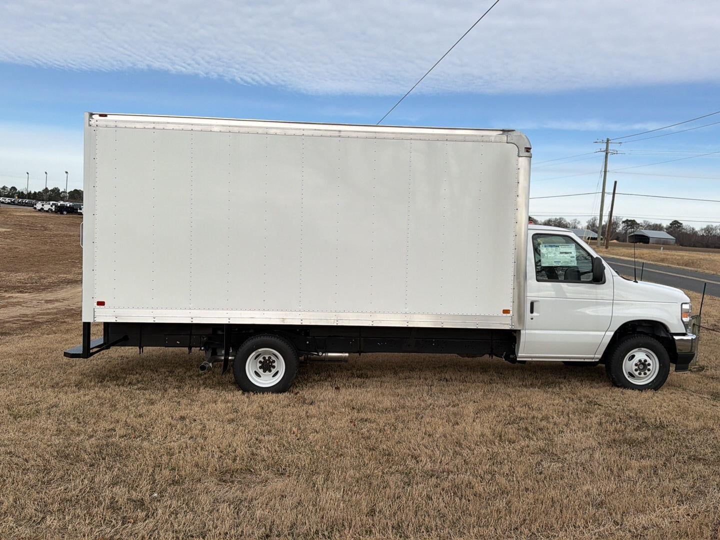 2026 Ford E-Series Cutaway E-350 16FT DURACUBE VAN BODY, ROLL UP DOOR
