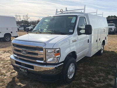 2026 Ford E-Series Cutaway E-350 10FT KNAPHEIDE KUV ENCLOSED SERVICE BODY, 3 BOW LADDER RACK CLASS V HITCH MASTER LOCK SYSTEM