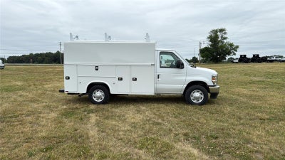 2026 Ford E-Series Cutaway 10' KNAPHEIDE KUV BODY BACK UP CAMERA CLASS V RECEIVER HITCH 3 BOW LADDER RACK