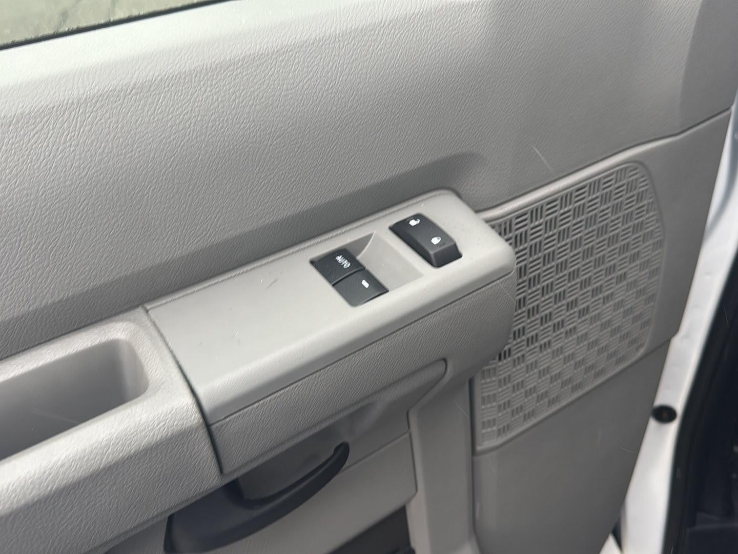 2026 Ford E-Series Cutaway 17' DEJANA STEP-IN-CUBE