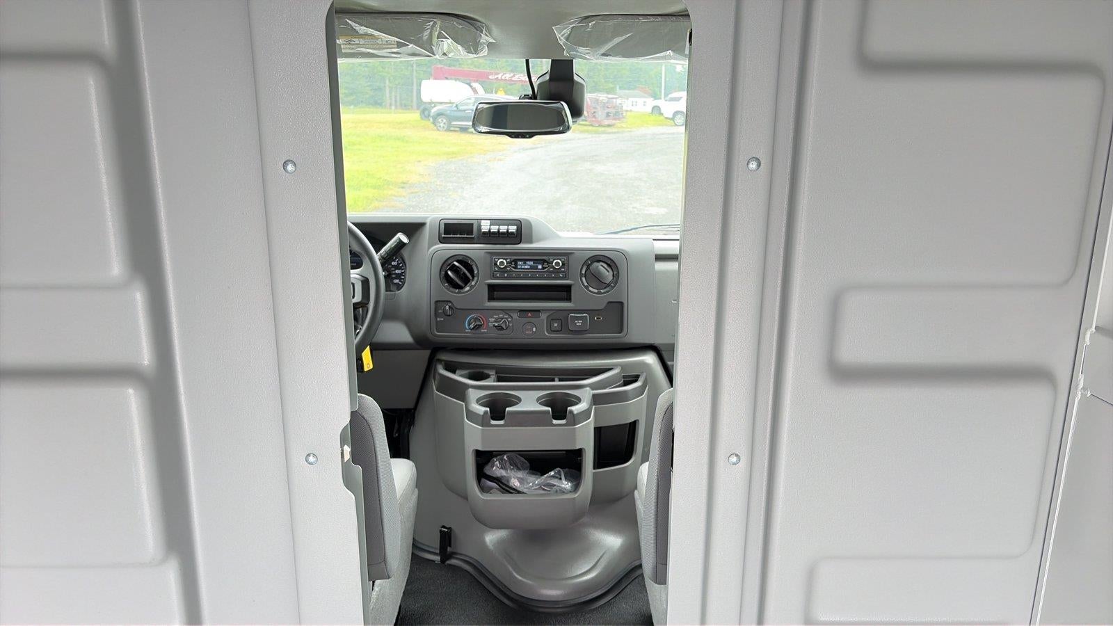 2027 Ford E-Series Cutaway Base