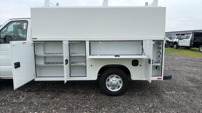 2027 Ford E-Series Cutaway Base