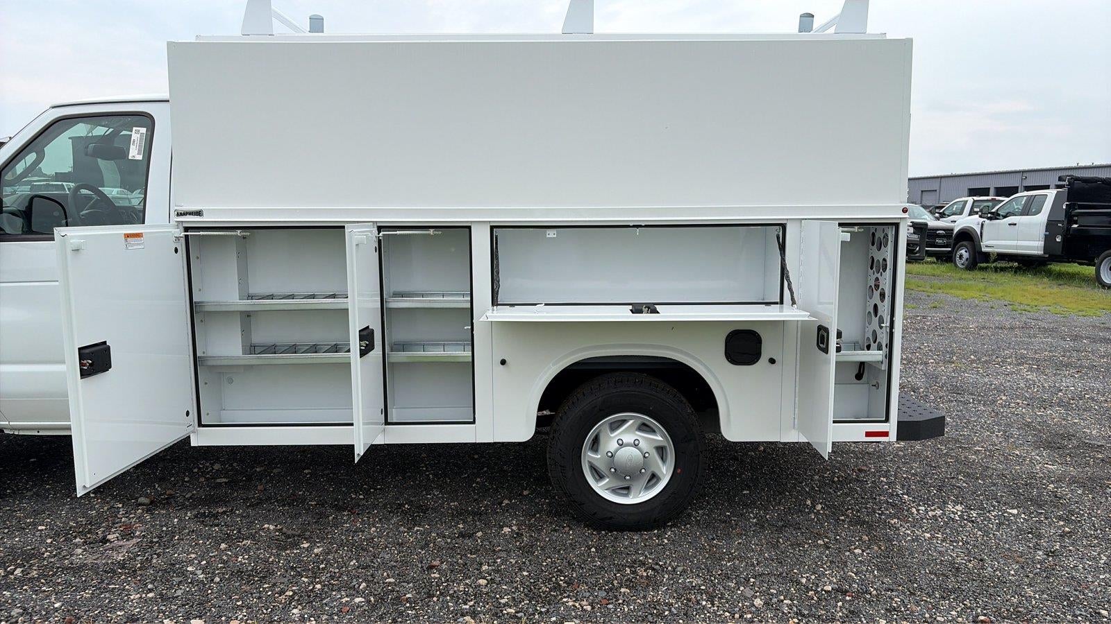 2027 Ford E-Series Cutaway Base