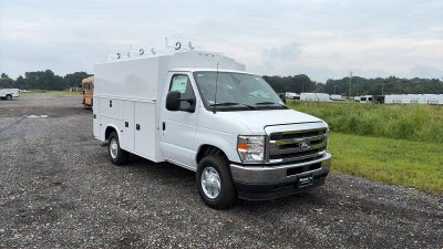 2027 Ford E-Series Cutaway Base